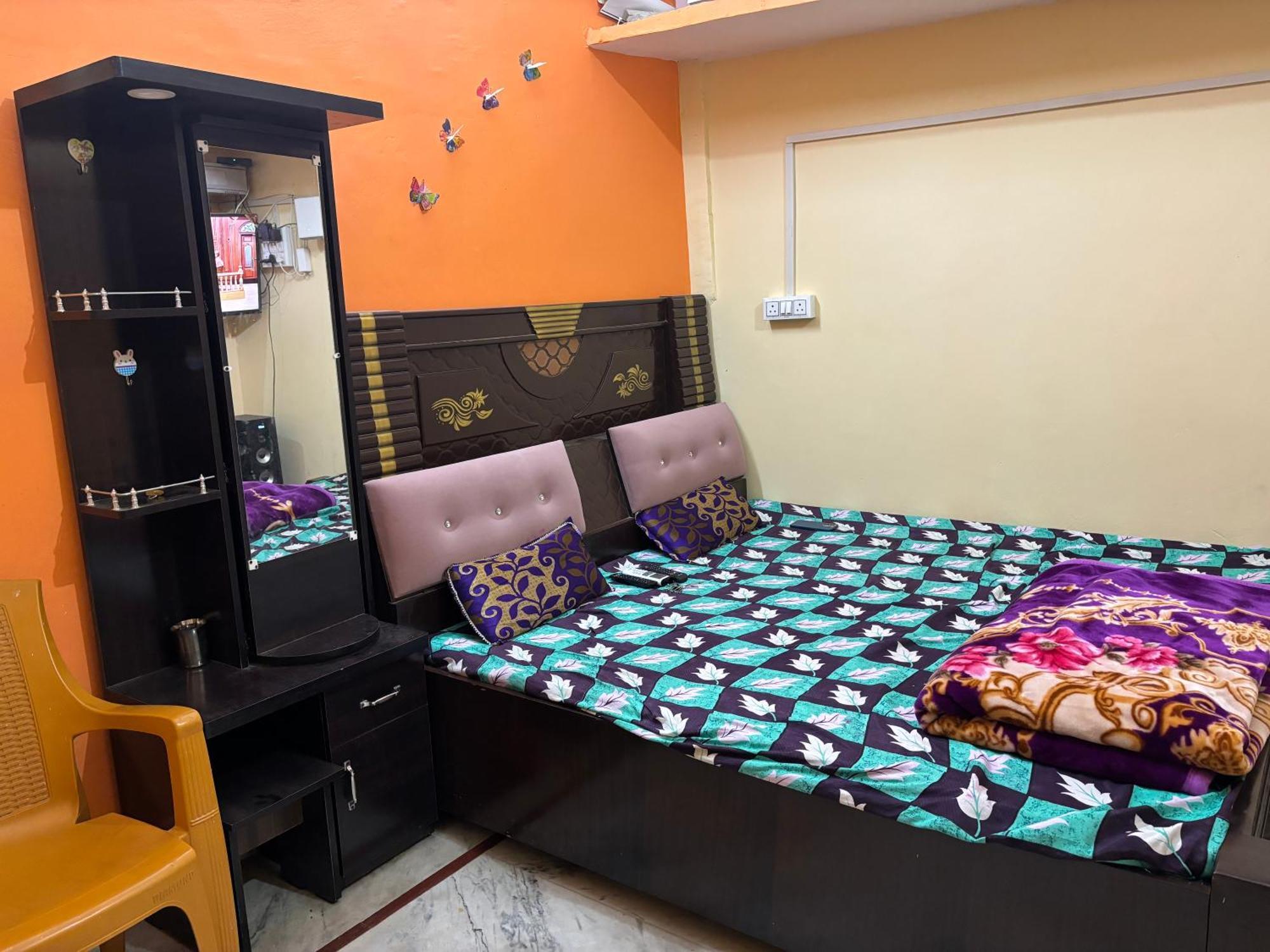 Shakuntala Guest House Ayodhya Ngoại thất bức ảnh