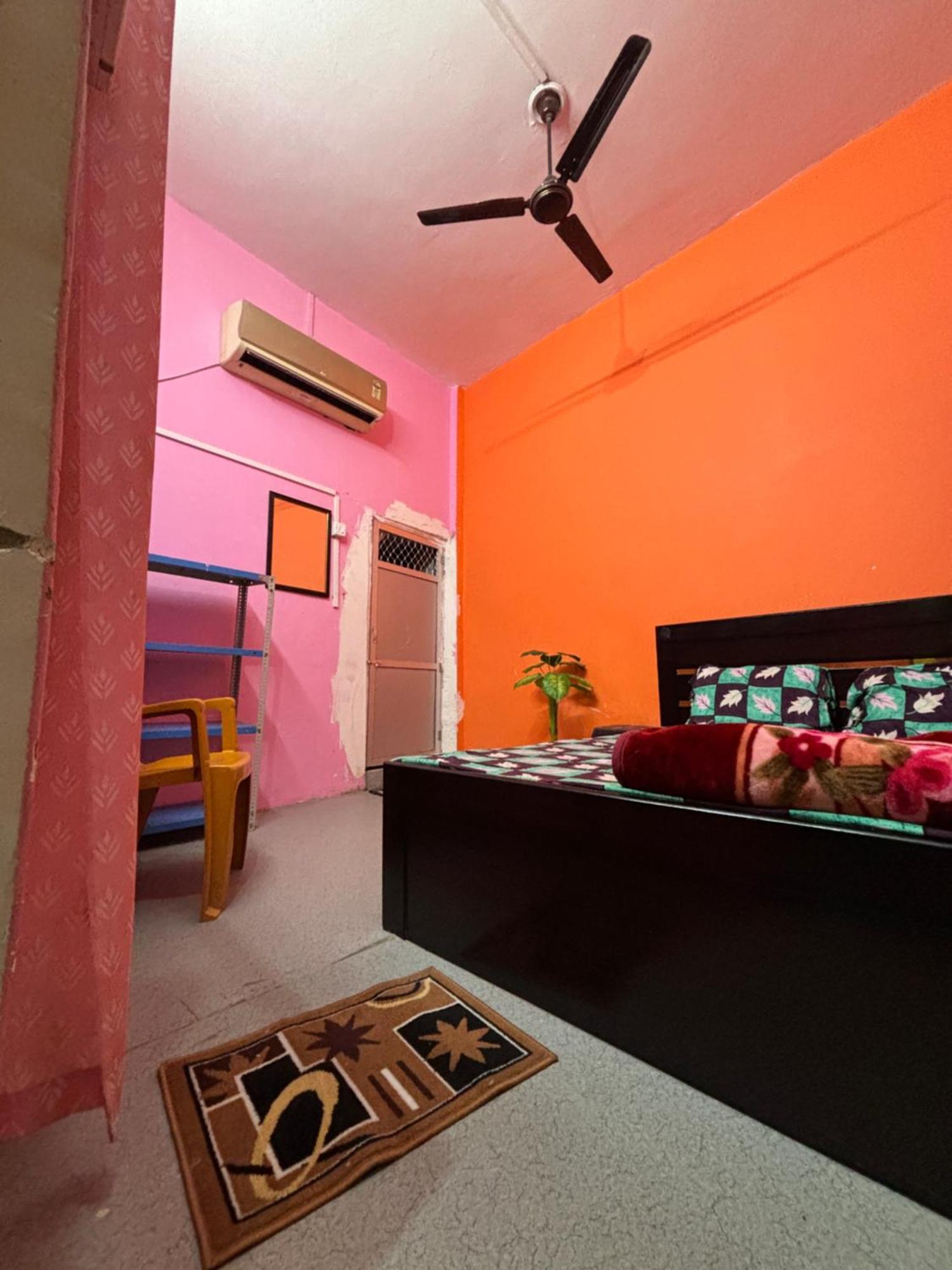 Shakuntala Guest House Ayodhya Ngoại thất bức ảnh