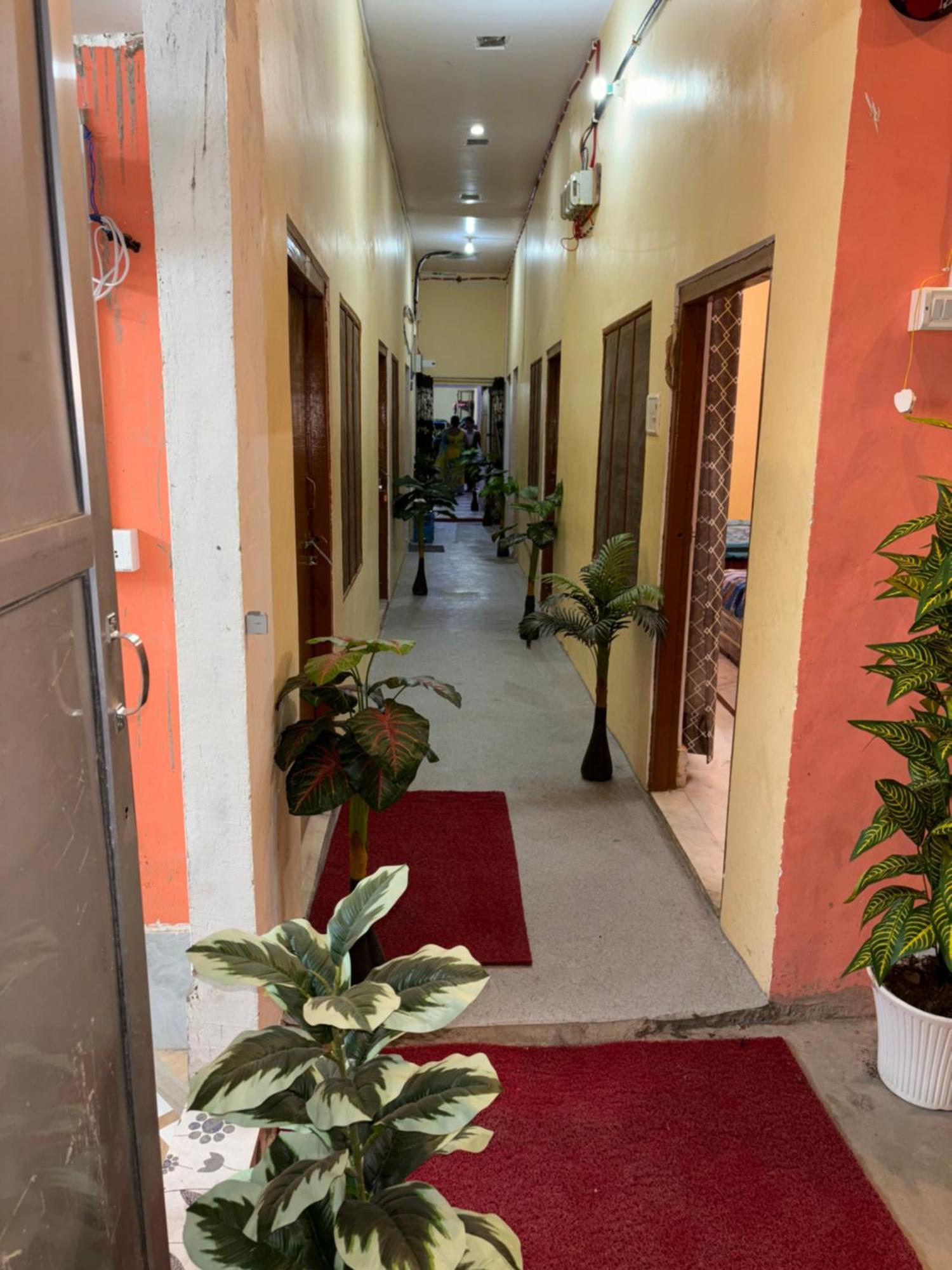 Shakuntala Guest House Ayodhya Ngoại thất bức ảnh