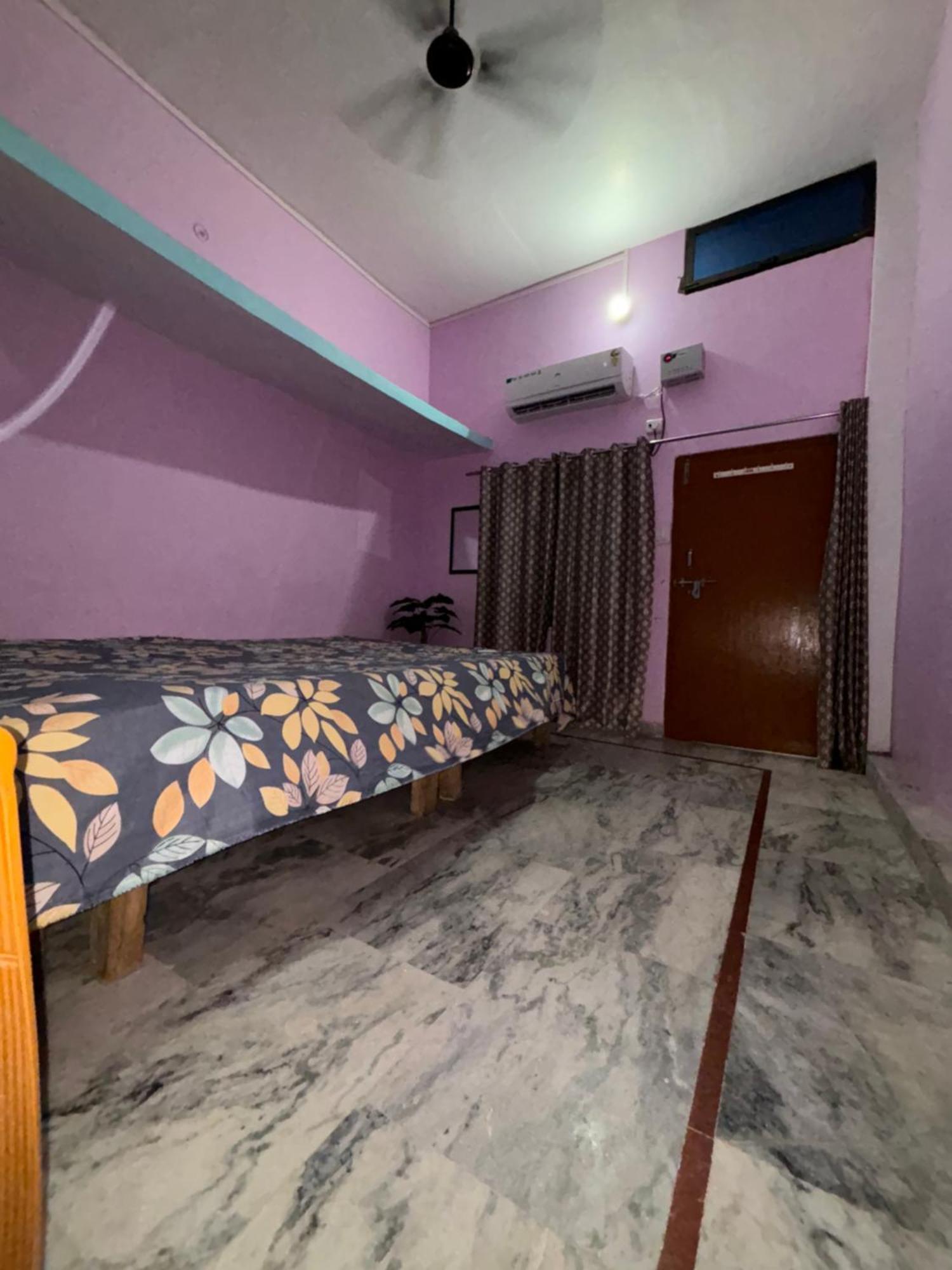 Shakuntala Guest House Ayodhya Ngoại thất bức ảnh